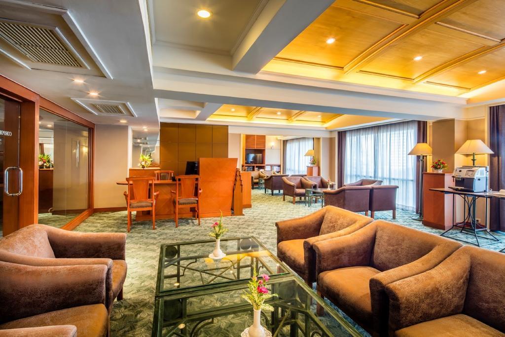 Bangkok Palace Hotel Exterior photo