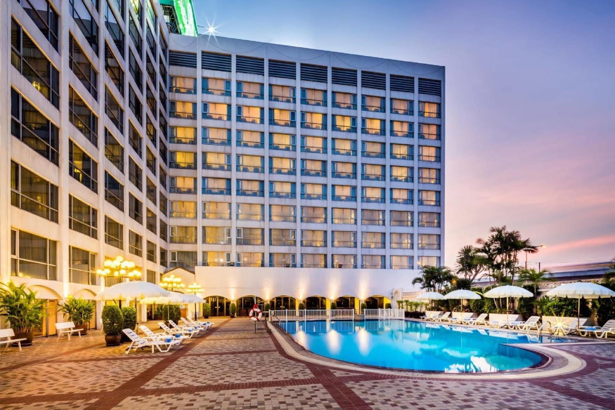 Bangkok Palace Hotel Exterior photo
